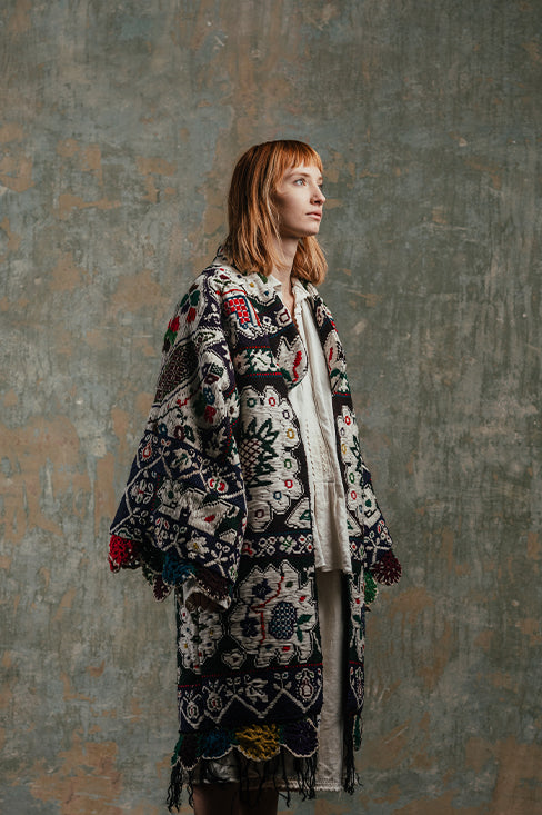 Coat: - Ware Traditional The Piece SRL Ware Timeless Waistbags Colourful Kimono The Statement |